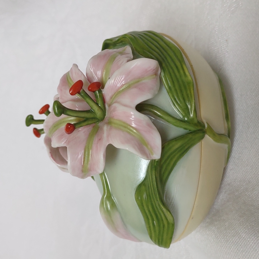 Fitz and Floyd Ceramic Egg Trinket Box